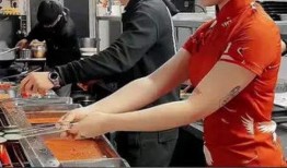 爆料烧烤老板是谁啊视频,爆料烧烤老板身份大揭秘！